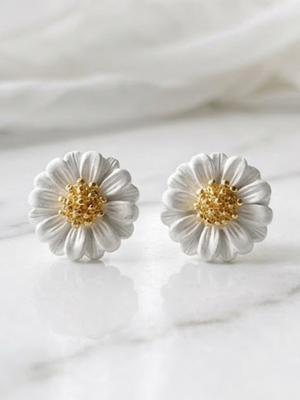 Ladies Cute White Sunflower Earrings